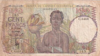 �frica del oeste francesa 100 Francs - Woman carrying a bowl of fruit - Couple with a child - December 27, 1948 - Series C