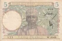 &Aacute;frica del oeste francesa 5 Francs - Coffe tree - Man weaving - 22-04-1942 - Serial W.890U.4594 - P.21