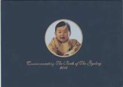Bhoutan 100 Ngultrum  Prince HRH The Gyalsey 2016 - Neuf - en folder