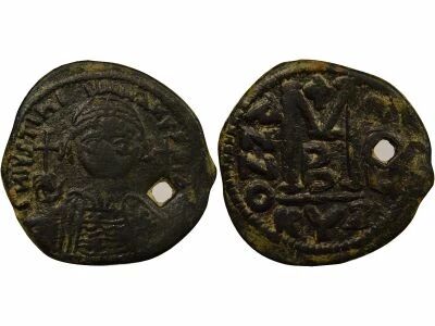 Byzantine Empire Justinian I - Follis, 2nd Type - Year 25 (551 / 552) Cyzicus, pierced