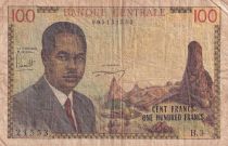 Cameroun 100 Francs - Pdt Ahidjo - Bateaux - 1962 - Série B.3 - P.10