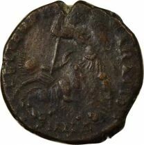 Constantius II - Nummus, Soldier spearing Horseman - 351 / 355 Nicomedia