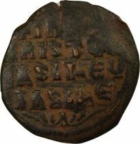 Follis, Anonymous, Class A2 - 976 / 1035 Constantinople, Var. 39