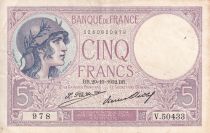 France 5 Francs - Helmeted woman - 20-10-1932 - Serial V.50433 - P.72