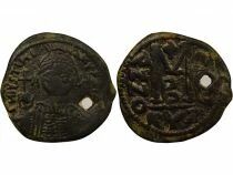 Justinian I - Follis, 2nd Type - Year 25 (551 / 552) Cyzicus, pierced