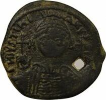 Justinian I - Follis, 2nd Type - Year 25 (551 / 552) Cyzicus, pierced