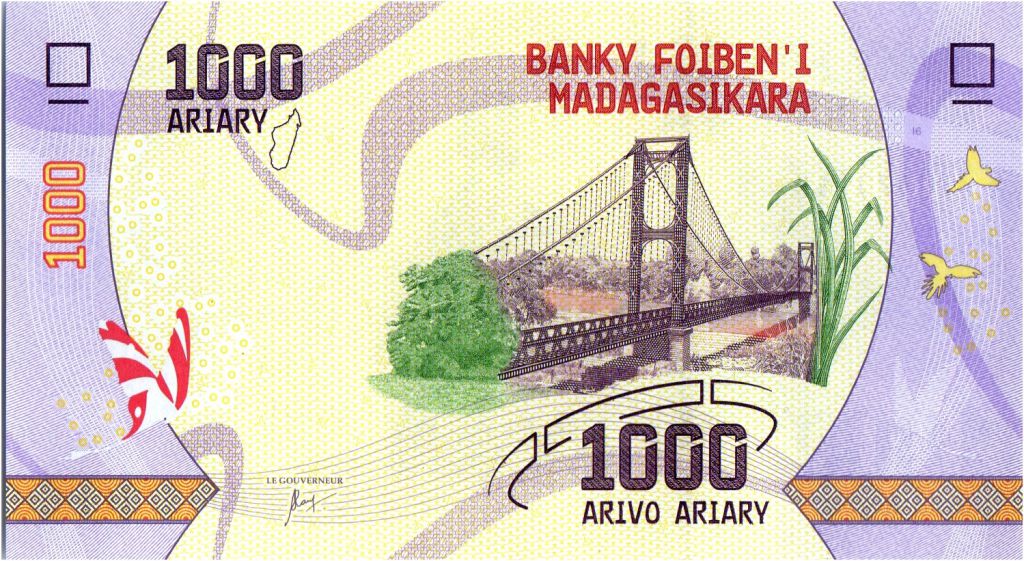 MADAGASCAR SET OF 6 NOTES 100,200,500,1000,2000,5000 ARIARY 2004 UNC NOTES
