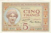 Madagascar 5 Francs - Portrait de Junon - Fond de fleures de lys - ND (1937-1947) - P.2533