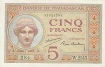 Madagascar 5 Francs - Portrait de Junon - Fond de fleures de lys - ND (1937-1947) - W.2545