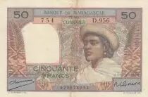 Madagascar 50 francs - Femme &agrave; chapeau - Ariary Folo - S&eacute;rie D.754 - 1950