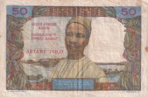 Madagascar 50 Francs - Woman and Hat - ND (1969) - Serial C.32 - P.61