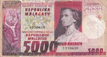 Madagascar 5000 Francs - Femme, zébus - Fleur - ND (1974-1975) - P.66