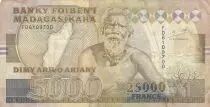 Madagaskar 5000 ariary  - Hommes, boeuf - S&eacute;rie FD - 1993