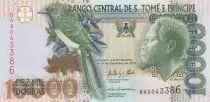 Sao Tome e Principe 10000 Dobras - King Amador - Ossobo - 31-12-2013 - Serial BA
