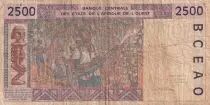 Stati dell\'Africa dell\'ovest 2500 Francs - Woman - Village scene - ND (1992-1994) - Letter K (Senegal) - P.712K