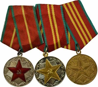 U.R.S.S. (F�d�ration de Russie) Lot de 3 M�dailles pour Service Impeccable